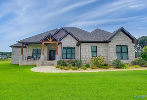 Homes For Sale - 149 Grande Lake Drive<br/> Moulton, AL 35650