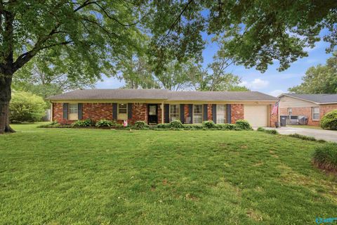 Homes For Sale - 1204 Garth Avenue<br/> Decatur, AL 35601