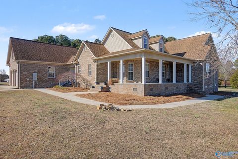 Homes For Sale - 370 County Road 1432<br/> Vinemont, AL 35179