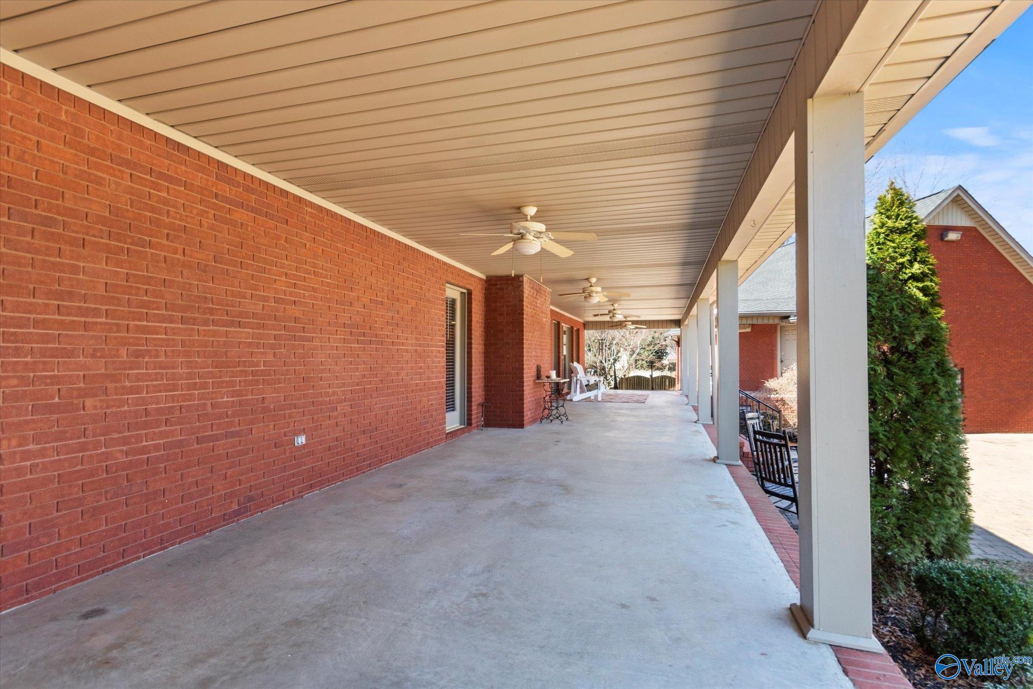210 N Briarwood Road, Athens, Alabama image 38