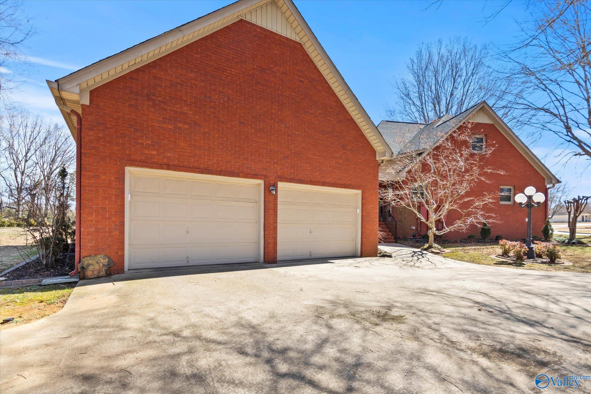 210 N Briarwood Road, Athens, Alabama image 42