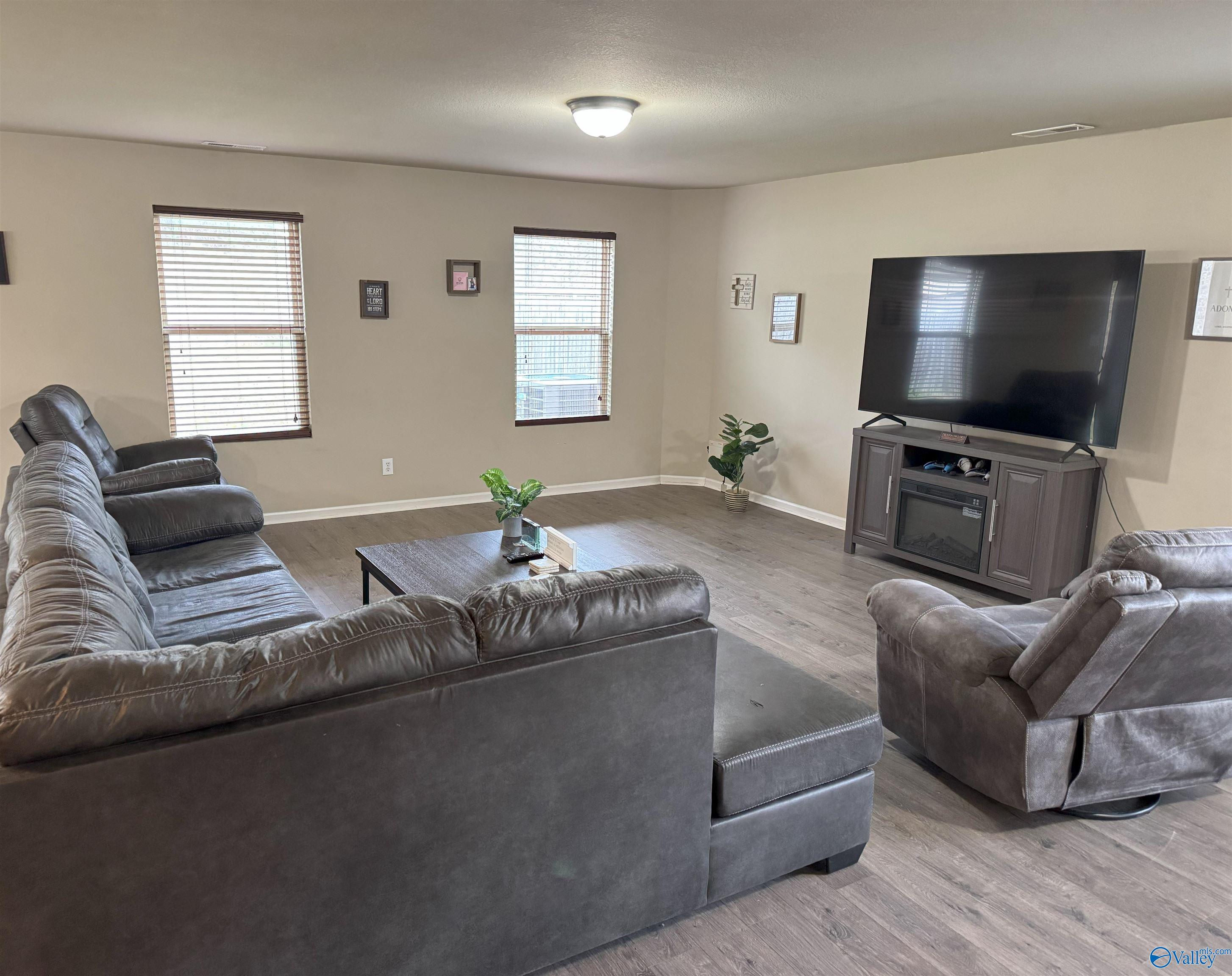 202 Sedgewick Drive, Owens Cross Roads, Alabama image 4