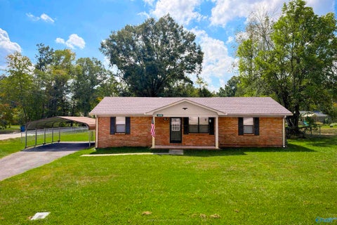 Homes For Sale - 1000 Rhodes Street<br/> Hartselle, AL 35640