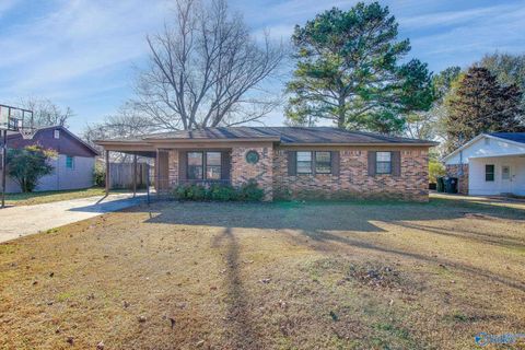 Photo of 936 Spring Court, Decatur, AL 35603 (MLS # 21905768)