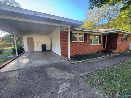 2111 LUFKIN DR NW, HUNTSVILLE, AL 35810 - Image aa3beb923322a82a504f830ff70b76aa/1766914844