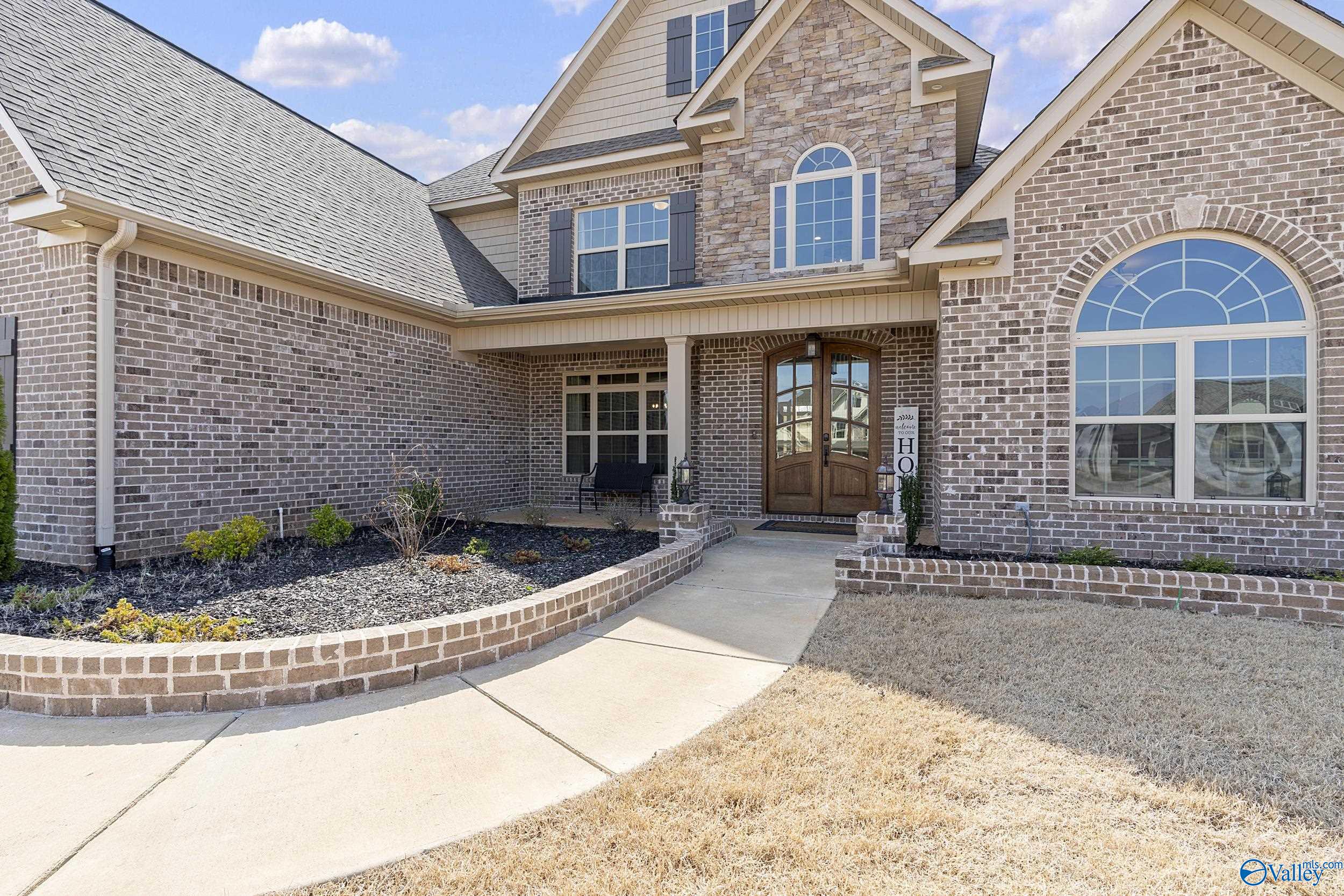332 Kendallwood Drive, Meridianville, Alabama image 1
