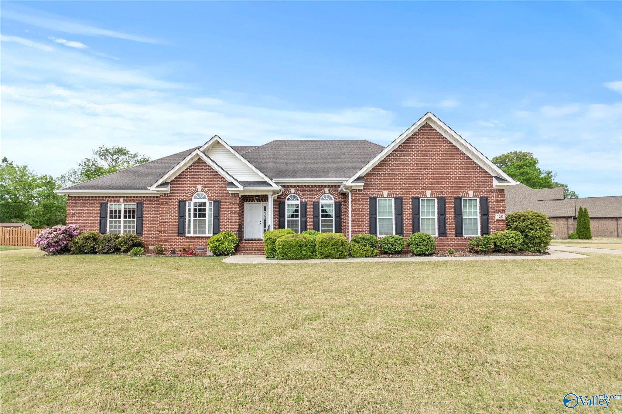 120 Twin Rivers Drive, Hazel Green, Alabama image 2