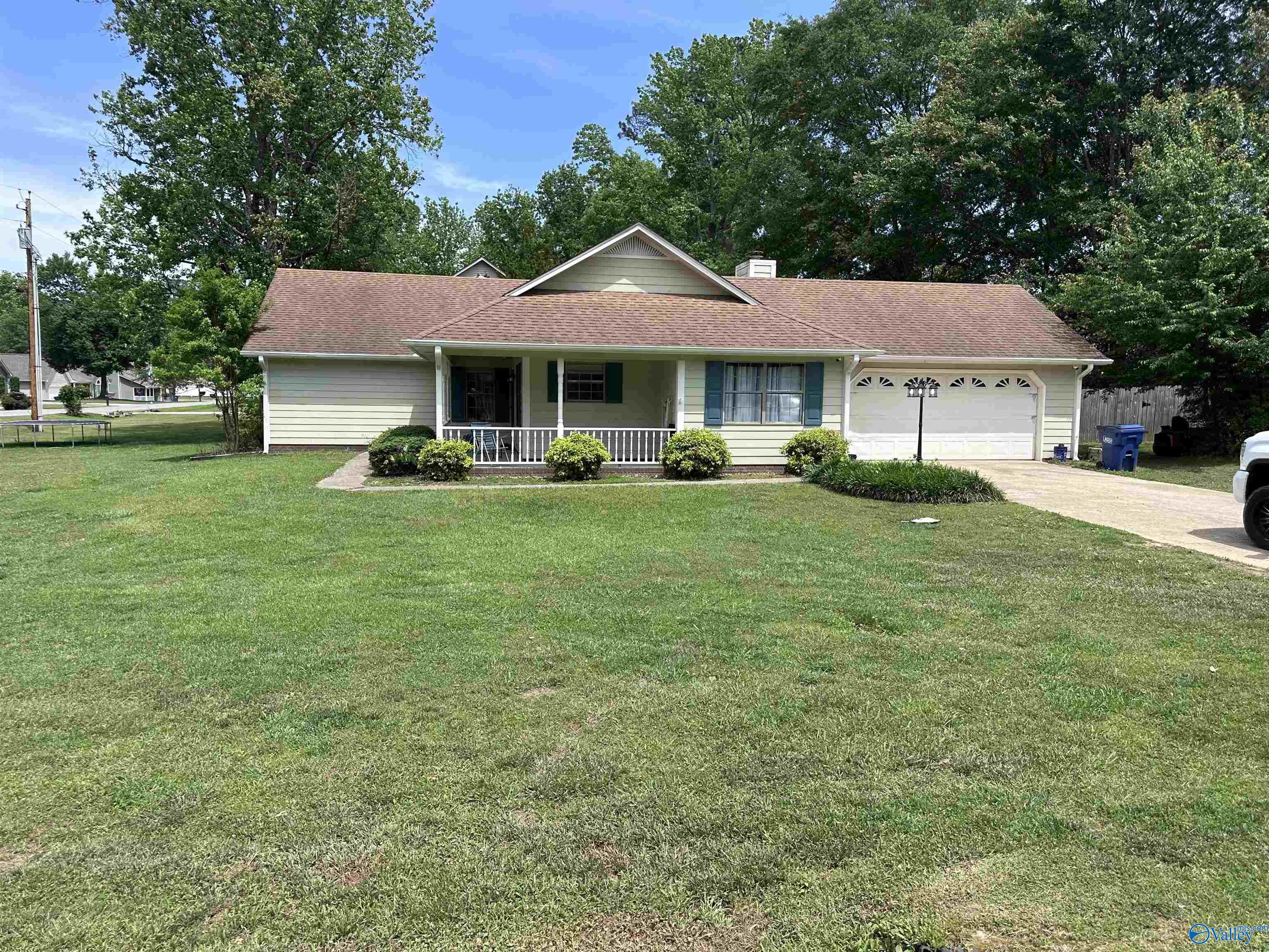 1810 Chickasaw Dr, Albertville, Alabama image 1