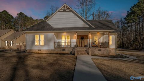Photo of 905 County Road 33, Scottsboro, AL 35769 (MLS # 21905705)