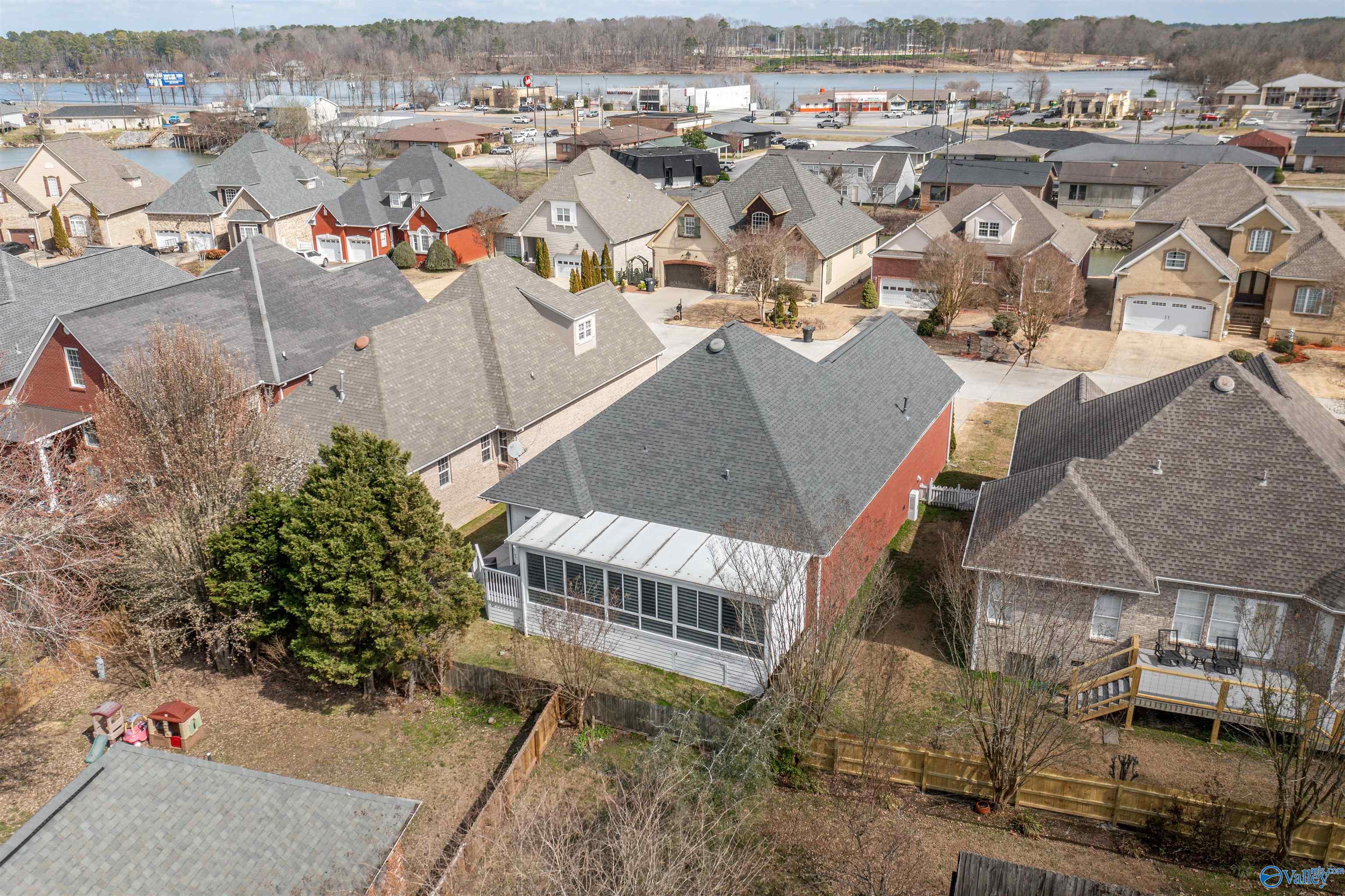 206 Lakepoint Drive, Gadsden, Alabama image 6