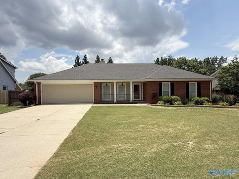 Homes For Rent - 106 Teal Park Lane<br/> Madison, AL 35758