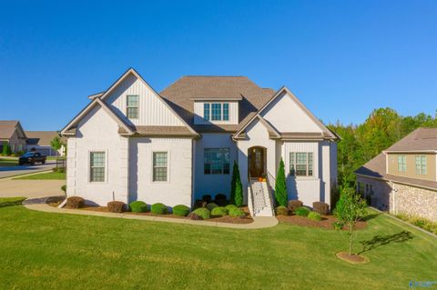 Homes For Sale - 22832 Cog Hill Drive<br/> Athens, AL 35613