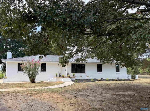 Homes For Sale - 2655 Cedar Bluff Road<br/> Cherokee County, Centre, AL 35960