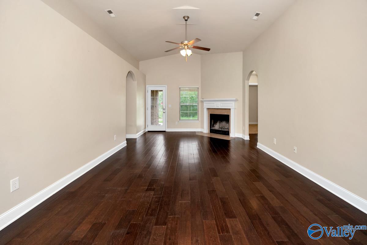 2471 Belltown Drive, Huntsville, Alabama image 2