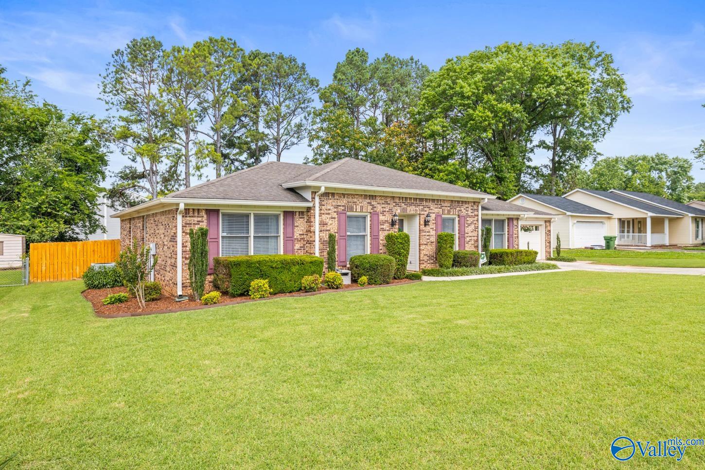 8452 Hogan Drive, Huntsville, Alabama image 3