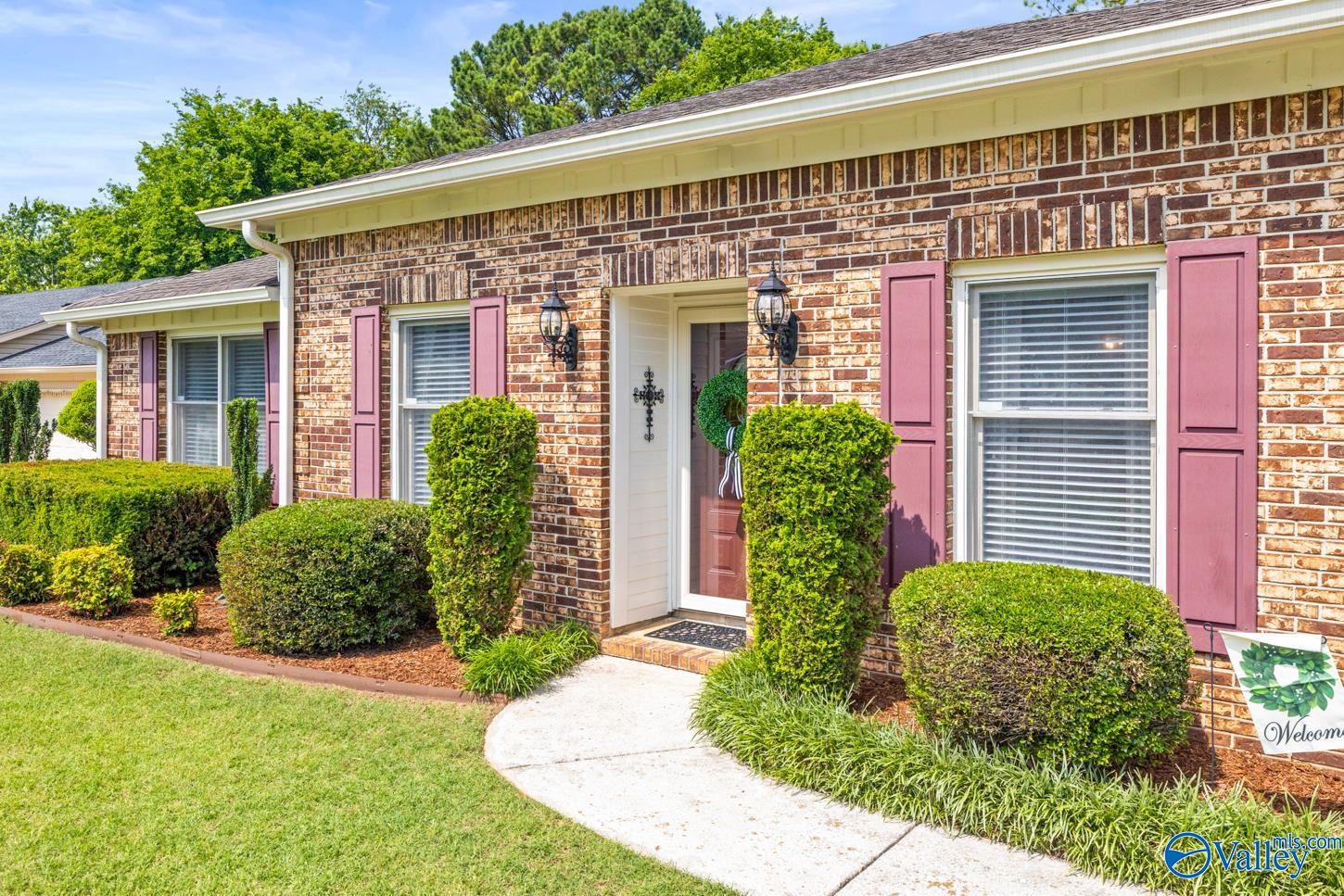 8452 Hogan Drive, Huntsville, Alabama image 2