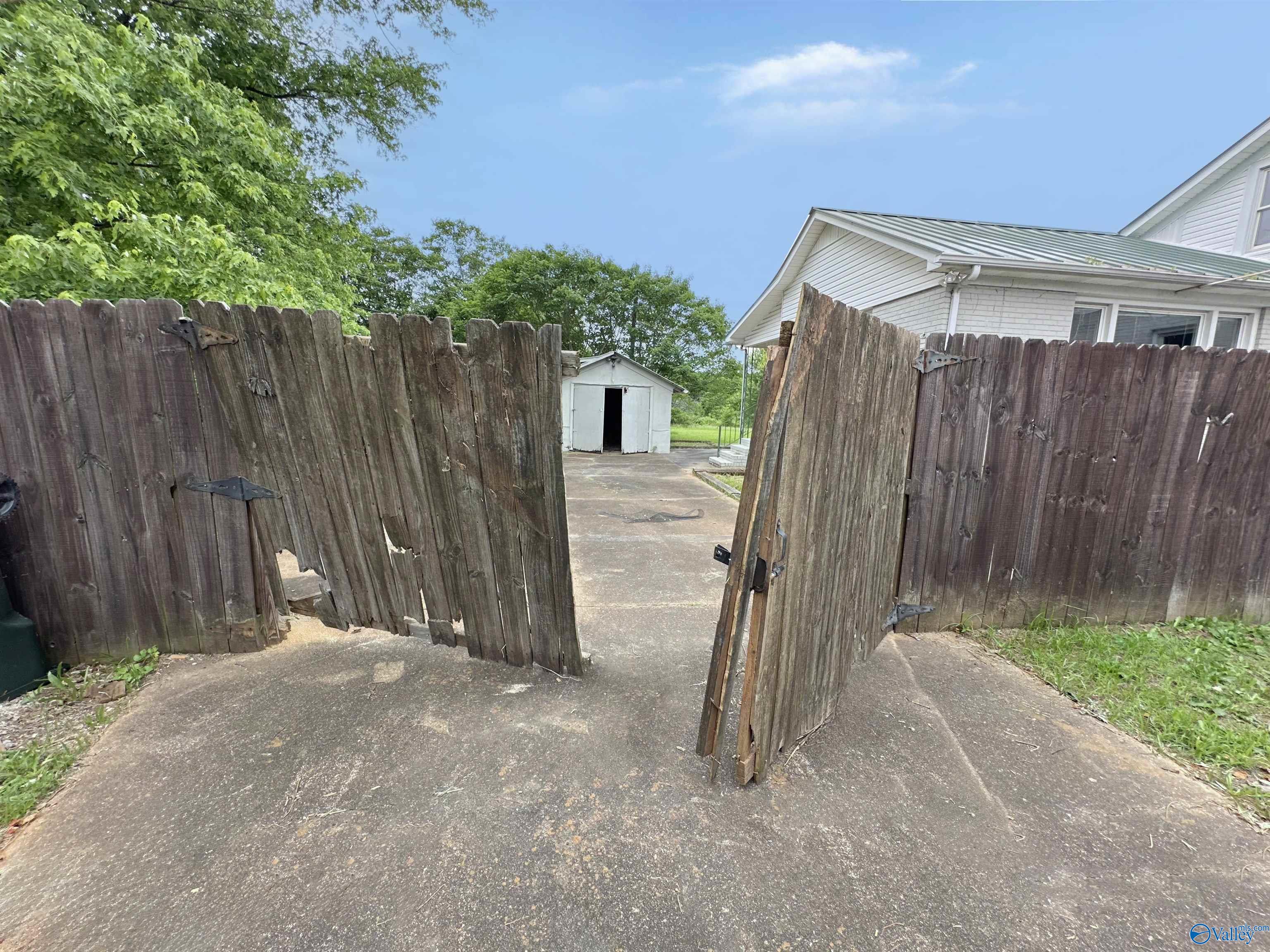 2494 Hines Street, Athens, Alabama image 33