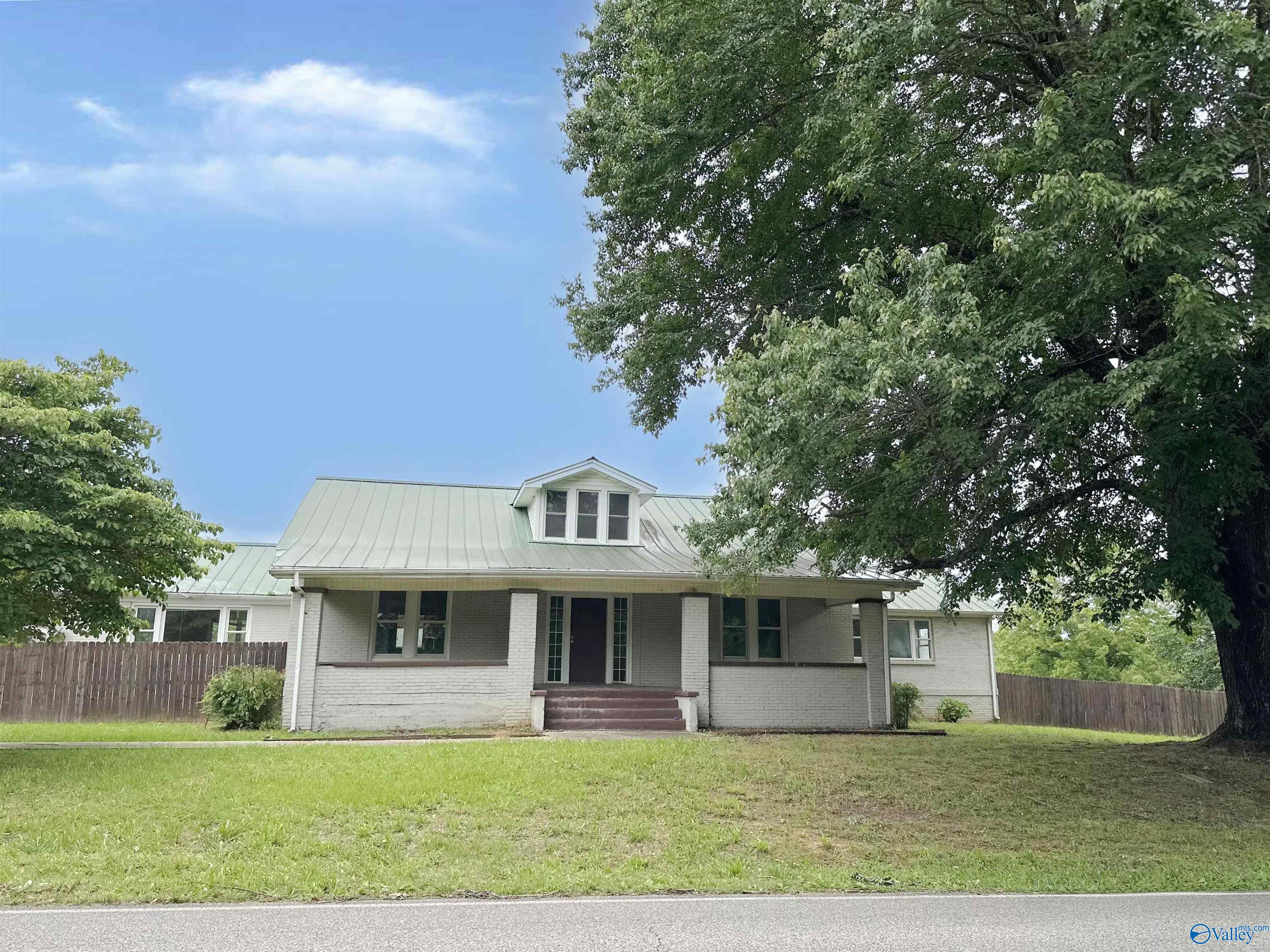 2494 Hines Street, Athens, Alabama image 1