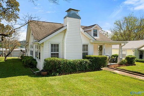 Homes For Sale - 1713 Obrig Avenue<br/> Guntersville, AL 35976