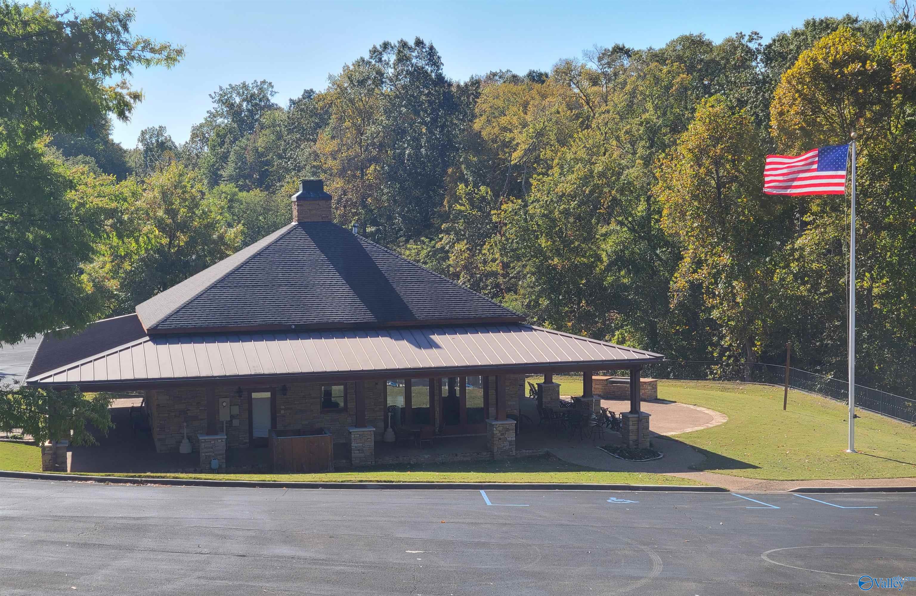 1749 Lookout Mountain Drive, Scottsboro, Alabama image 4