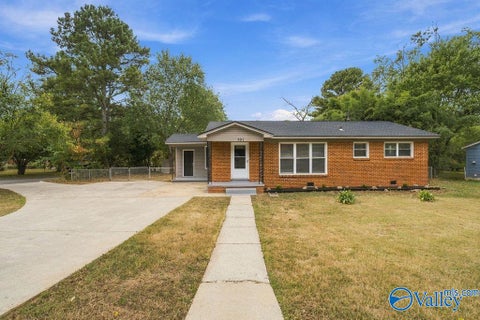 Homes For Sale - 701 Mastin Lake Road<br/> Huntsville, AL 35811