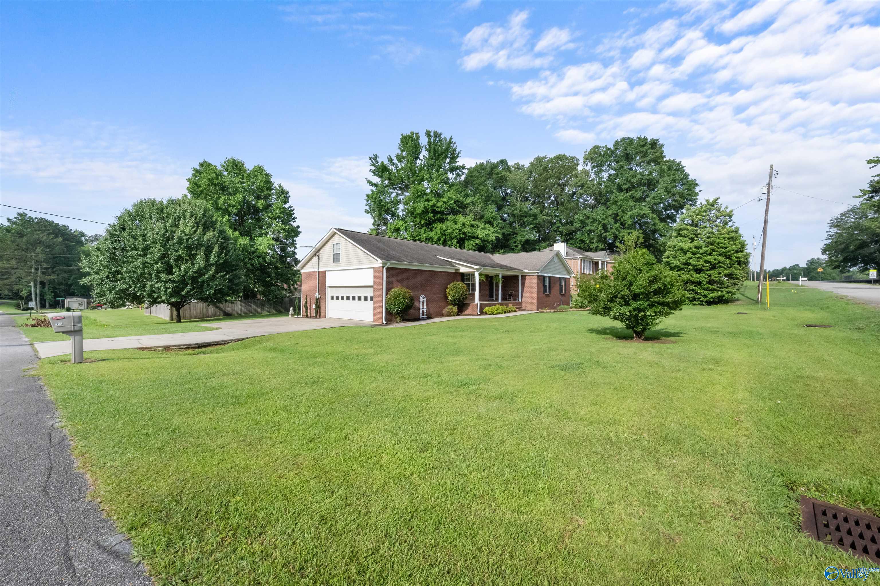 3161 Hawthorne Place, Southside, Alabama image 2