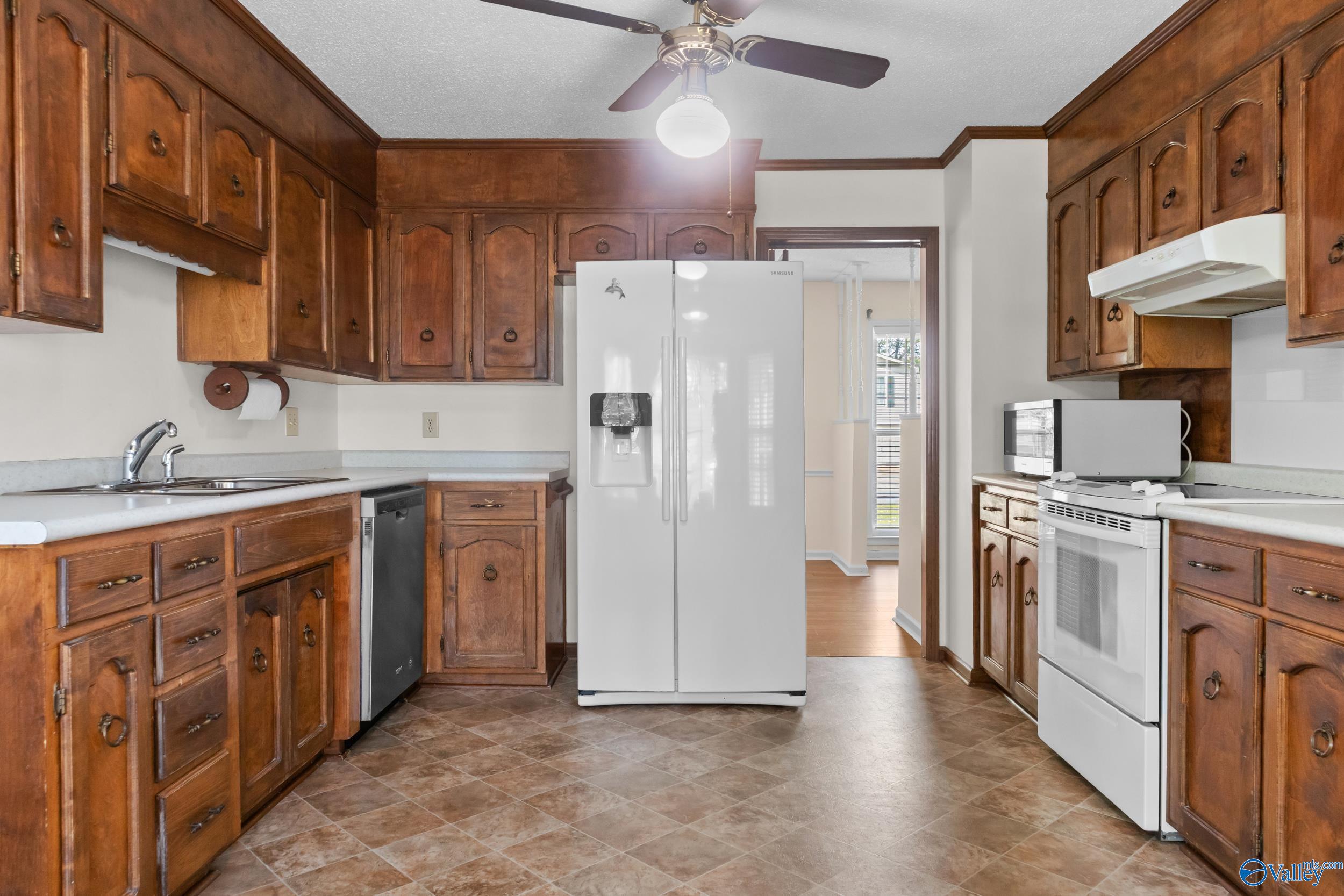 906 Flora Circle, Huntsville, Alabama image 3