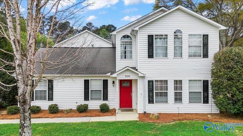 Homes For Sale - 5018 Doris Lane<br/> Guntersville, AL 35976