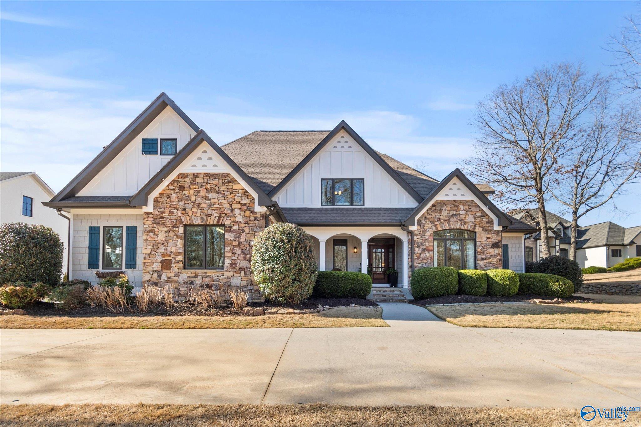 1028 Panorama Way, Guntersville, Alabama image 2