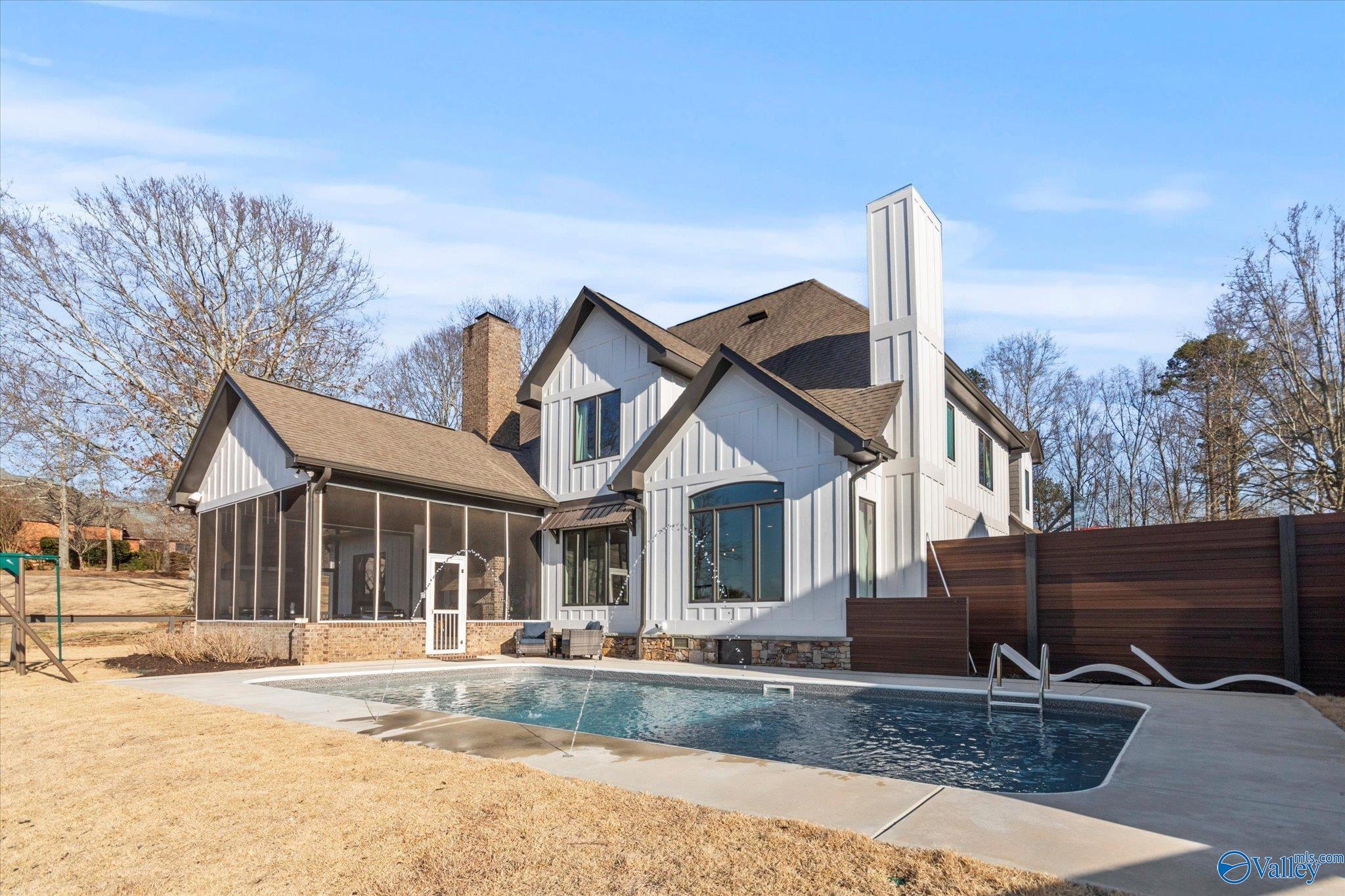 1028 Panorama Way, Guntersville, Alabama image 3