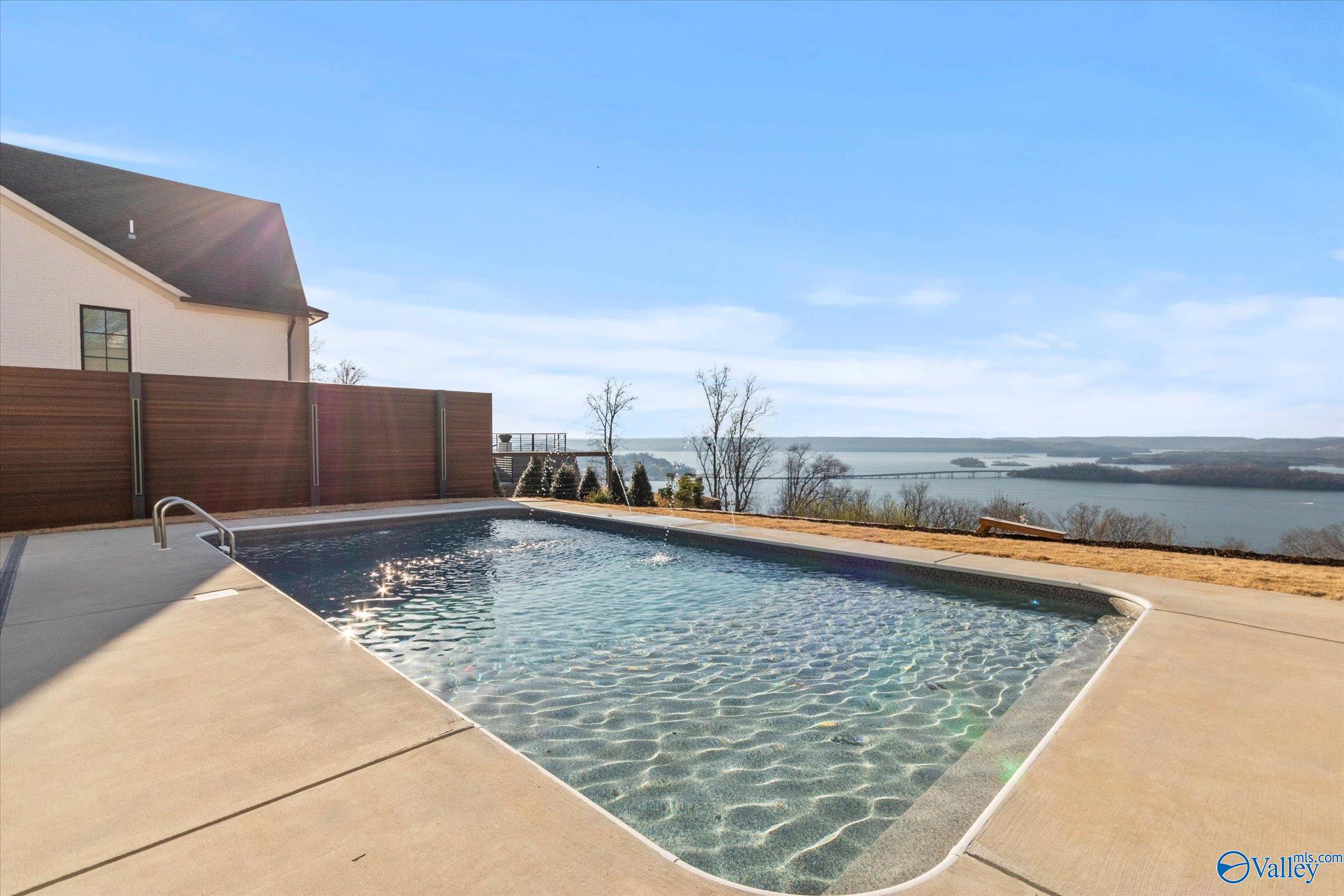 1028 Panorama Way, Guntersville, Alabama image 4