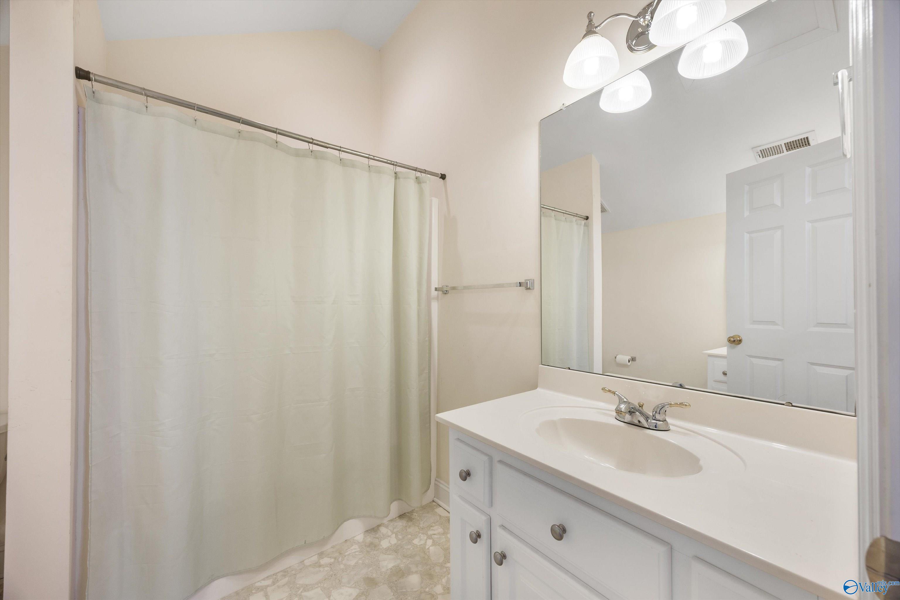 5690 Bay Pointe Drive, Athens, Alabama image 29