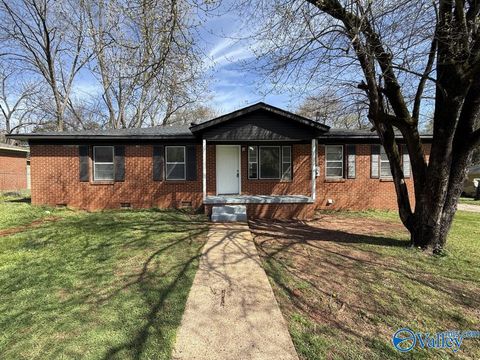 Photo of 3604 Princess Street NW, Huntsville, AL 35810 (MLS # 21912256)