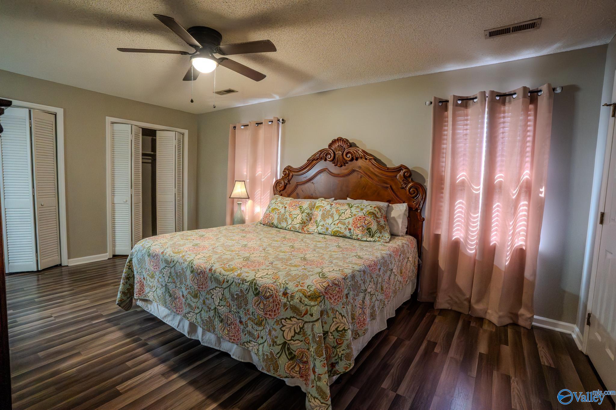 2210 Westbury Court Sw SW