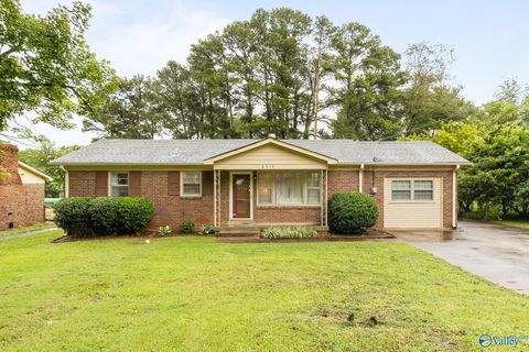 Homes For Sale - 2514 Birchfield Street<br/> Huntsville, AL 35810