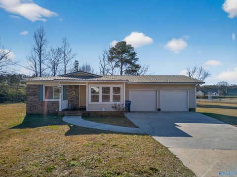 Photo of 1600 Parker Lane, Oxford, AL 36203 (MLS # 21906188)