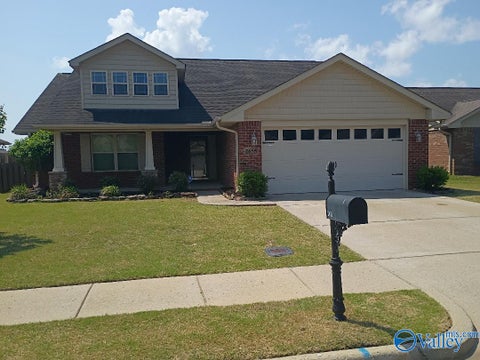 Homes For Sale - 2655 Ashtynn Place<br/> Huntsville, AL 35803