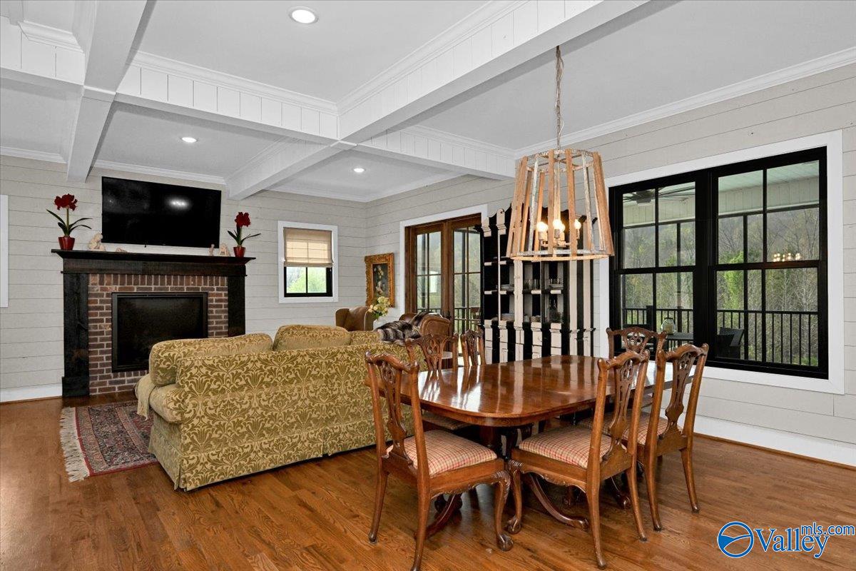 1377 County Road 438