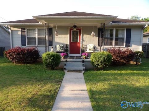 Homes For Sale - 2009 8th Street<br/> Decatur, AL 35601