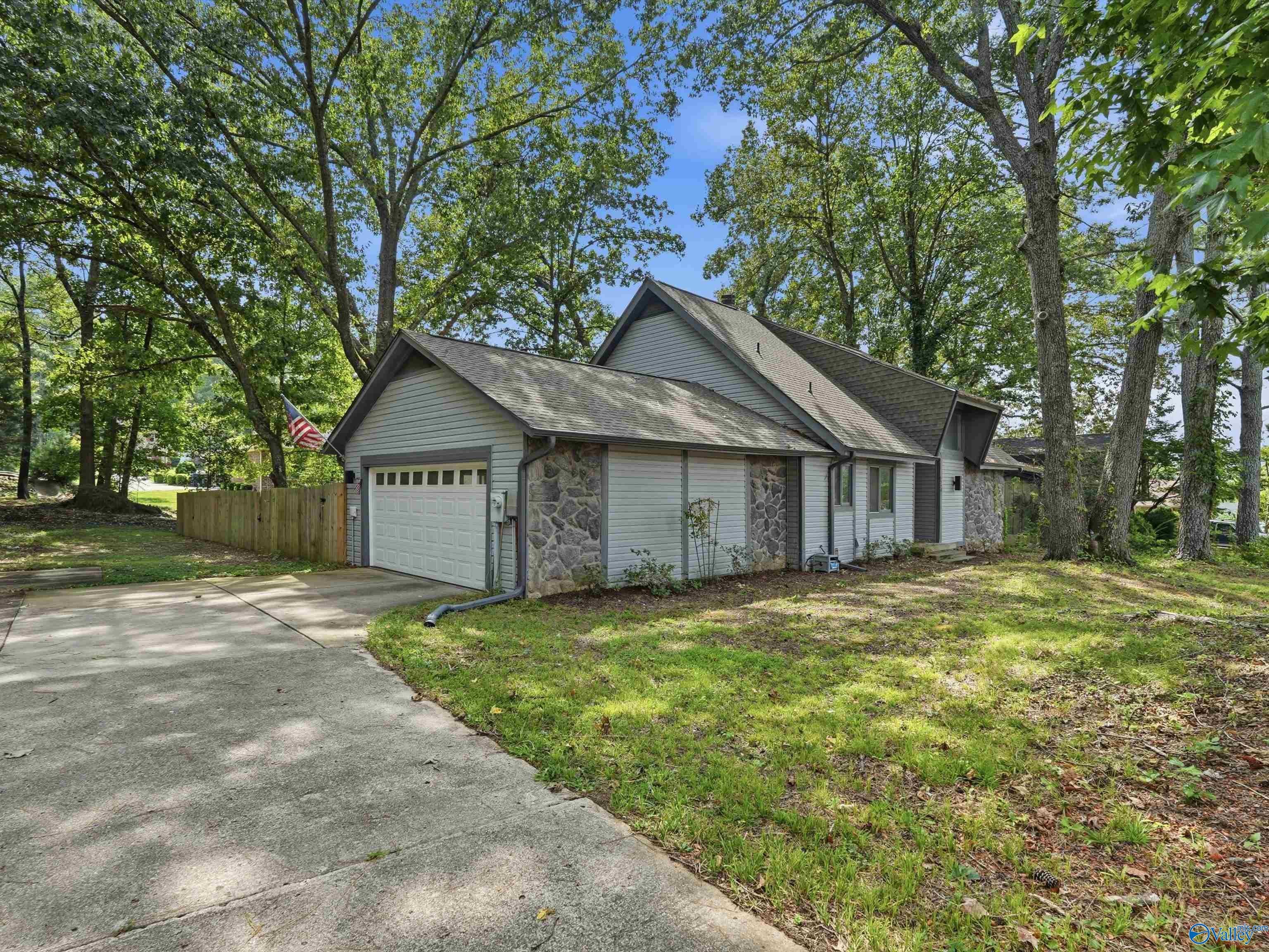 1220 Aldridge Drive
