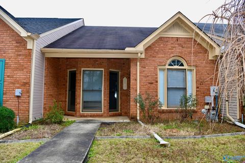 Photo of 2807 Westchester Drive, Decatur, AL 35603 (MLS # 21906235)