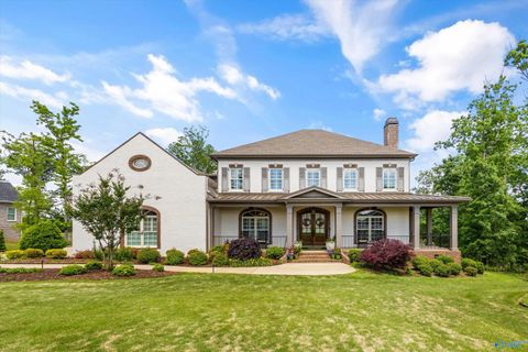 Photo of 16 Watson Grande Way SE, Owens Cross Roads, AL 35763 (MLS # 21917559)