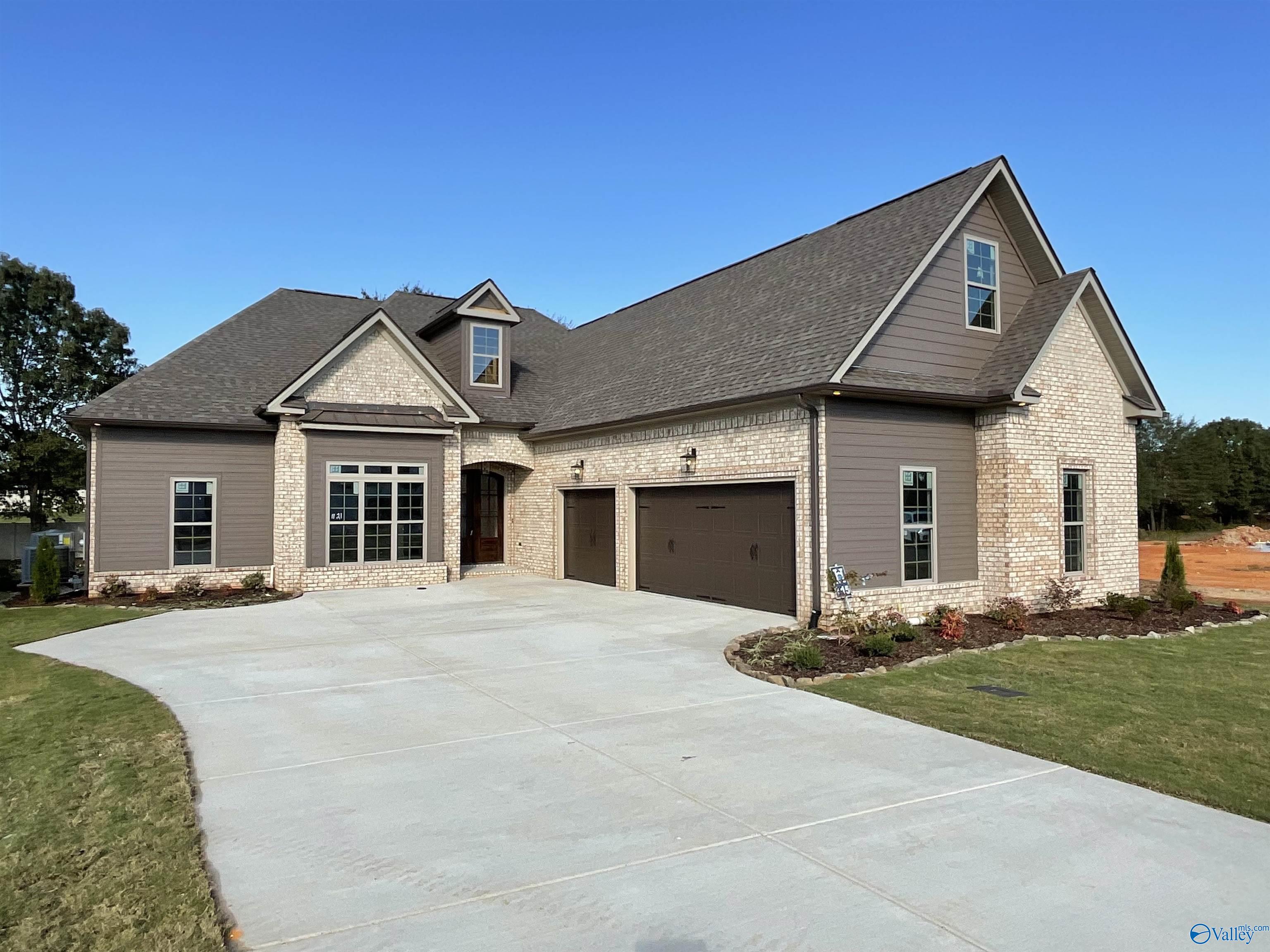 22859 Gunner Circle, Athens, Alabama image 1