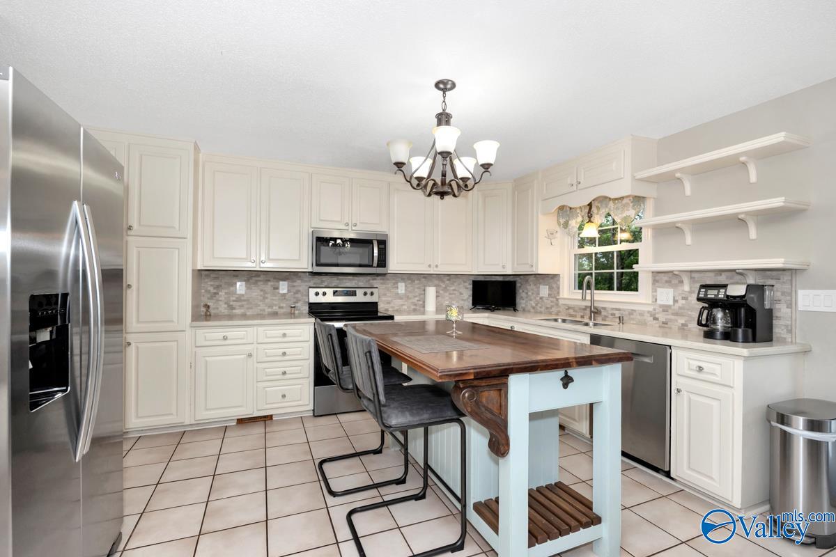 2530 Campcreek Circle, Huntsville, Alabama image 17