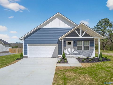 Photo of 2358 Kuykendall Road, Albertville, AL 35951 (MLS # 21912504)