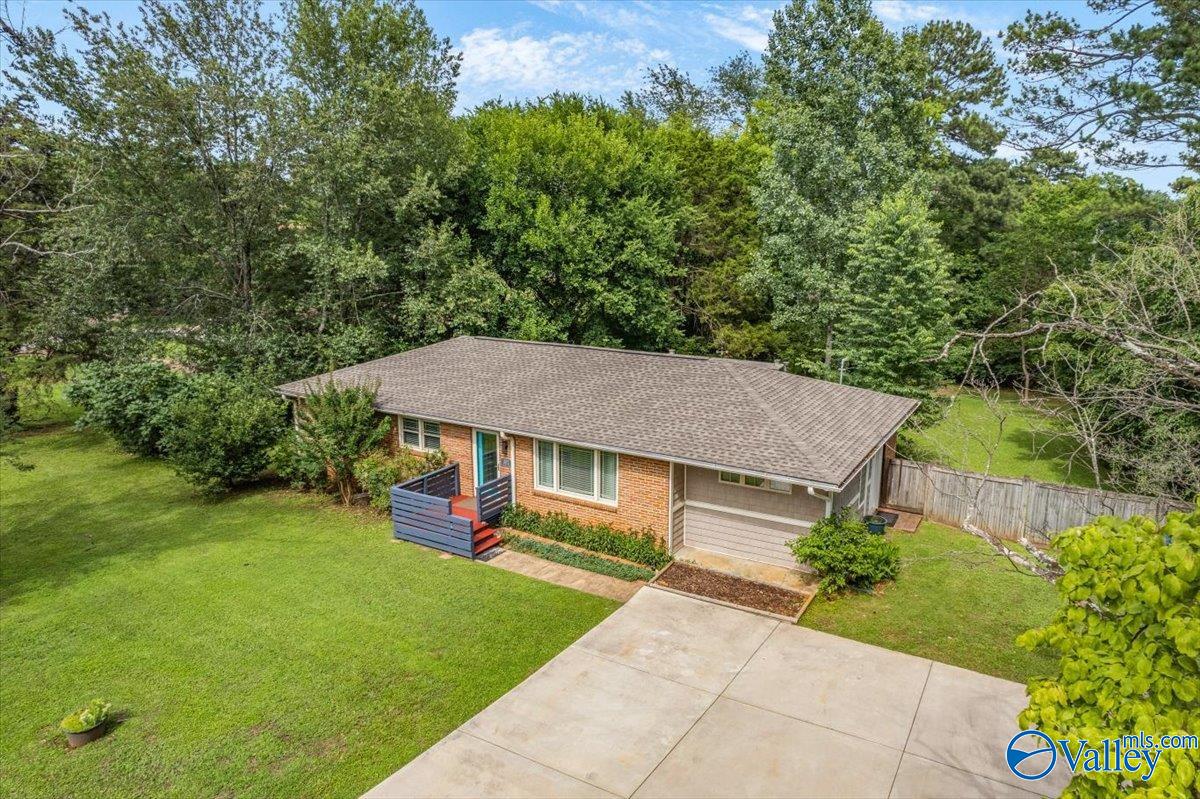 302 Bethune Way NW