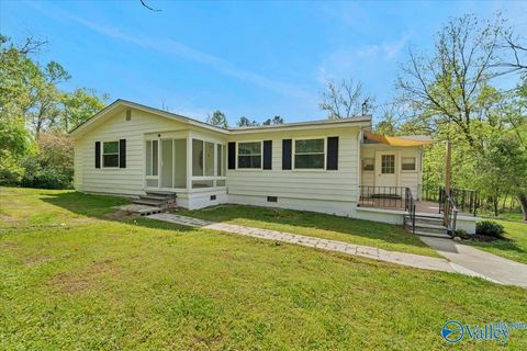 Photo of 1710 Madison Street SW, Hartselle, AL 35640 (MLS # 21914120)