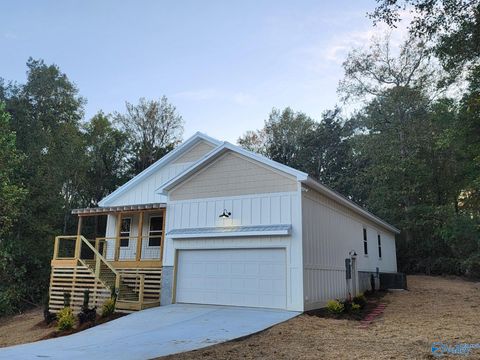 Homes For Sale - 252 Temple Crossing<br/> Arab, AL 35016