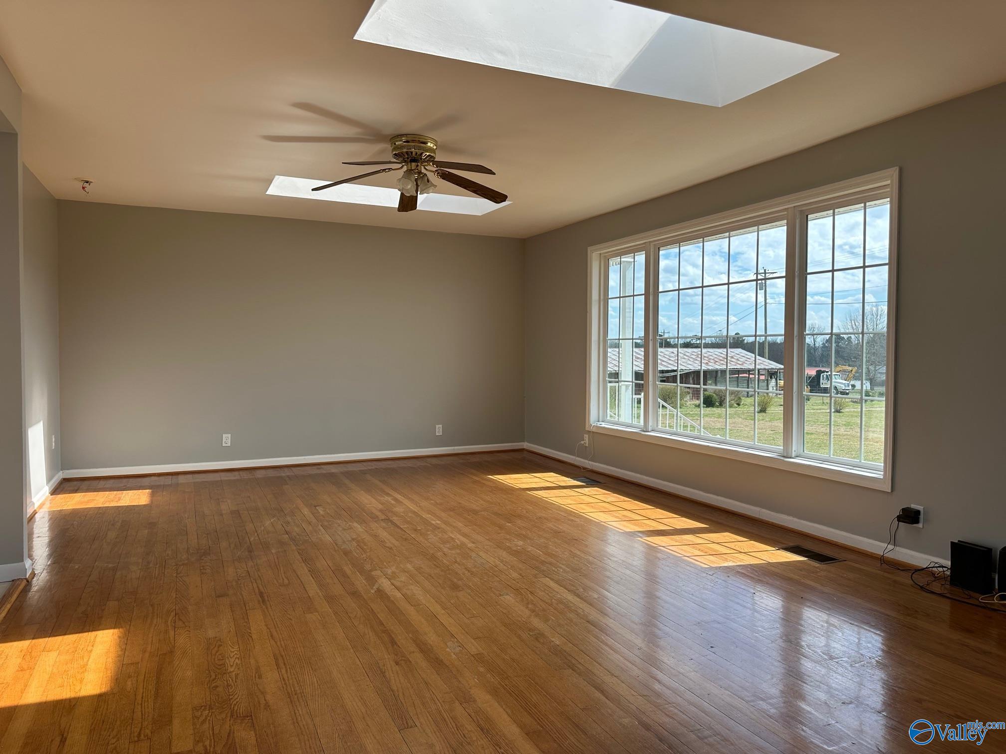 2090 County Road 1212