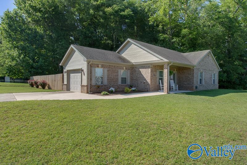 100 Lacebark Drive, Toney, Alabama image 3